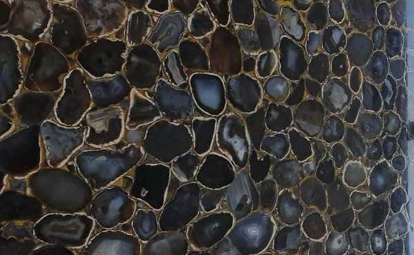 black-agate-flowering